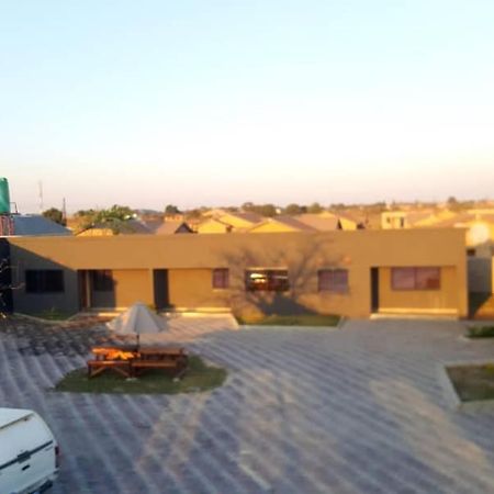Legends Executive Lodge Choma Exterior photo